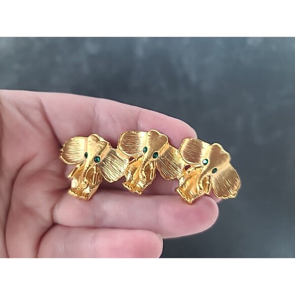 Elephant Shaped Green Rhinestone Eyes Gold Tone Brooch Vintage Costume Jewelry - Picture 1 of 10